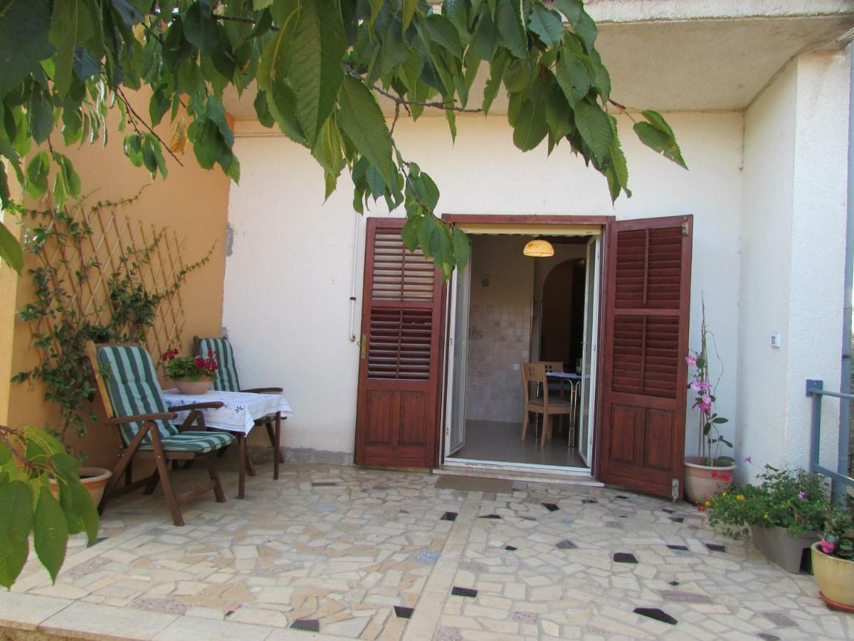 Apartment Ana Krnica Exterior foto